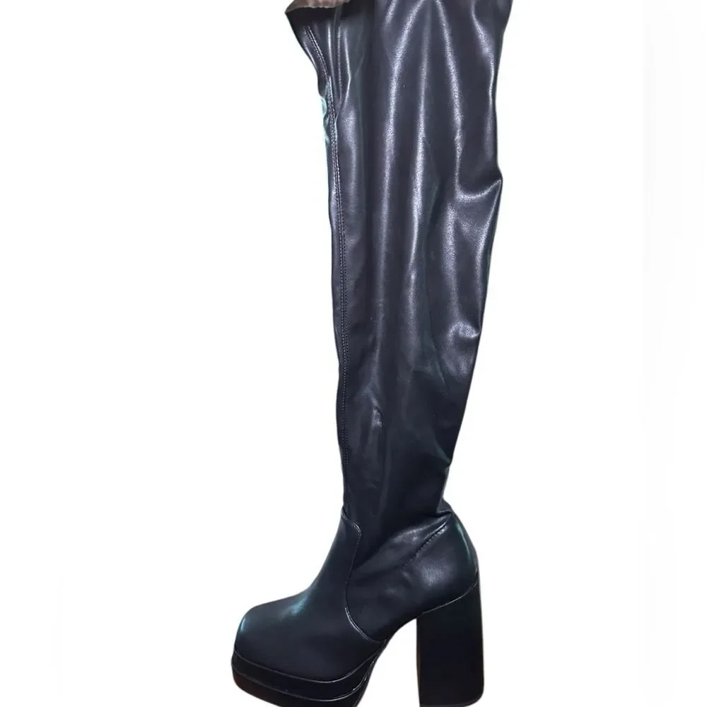 Wild Pair size 9.5 Ozzey Faux Leather Zipper Over-The-Knee Boots